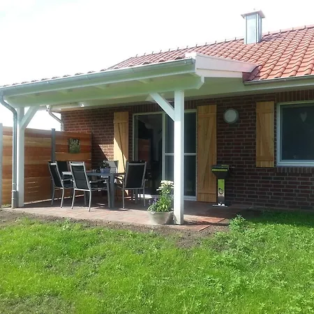 Holiday home Eichhoernchen Oberlangen